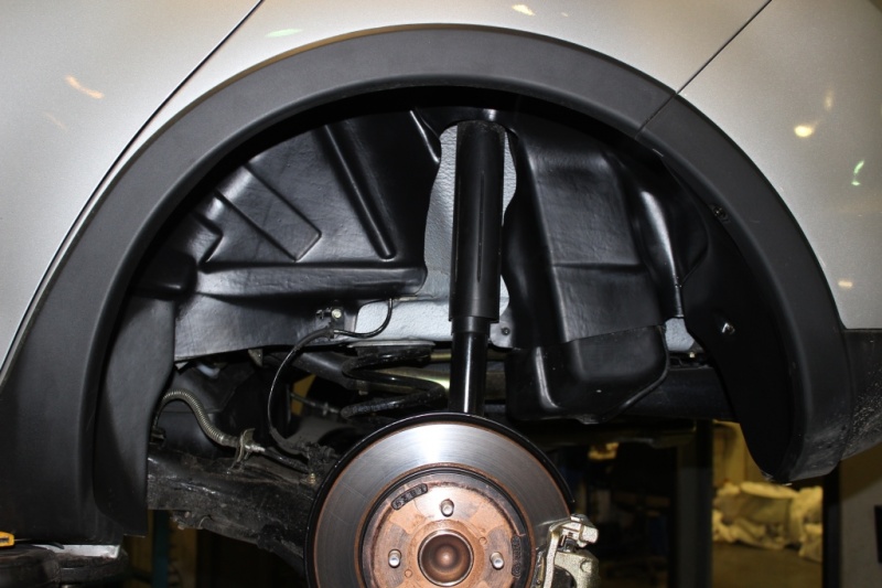 Зачем Volkswagen лепит на колёсные арки машин странные накладки